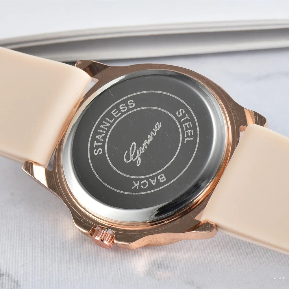 女性のためのカジュアルなスポーツ腕時計,女性のための高級ブランド,シリコン腕時計,クォーツ,ダイヤモンド,トップファッション