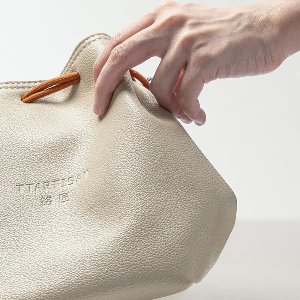 Bolsa TTArtisan Drawsring para accesorios de fotografía compatible con drones compactos de tamaño mediano, cámaras de acción y lentes Beige 300g