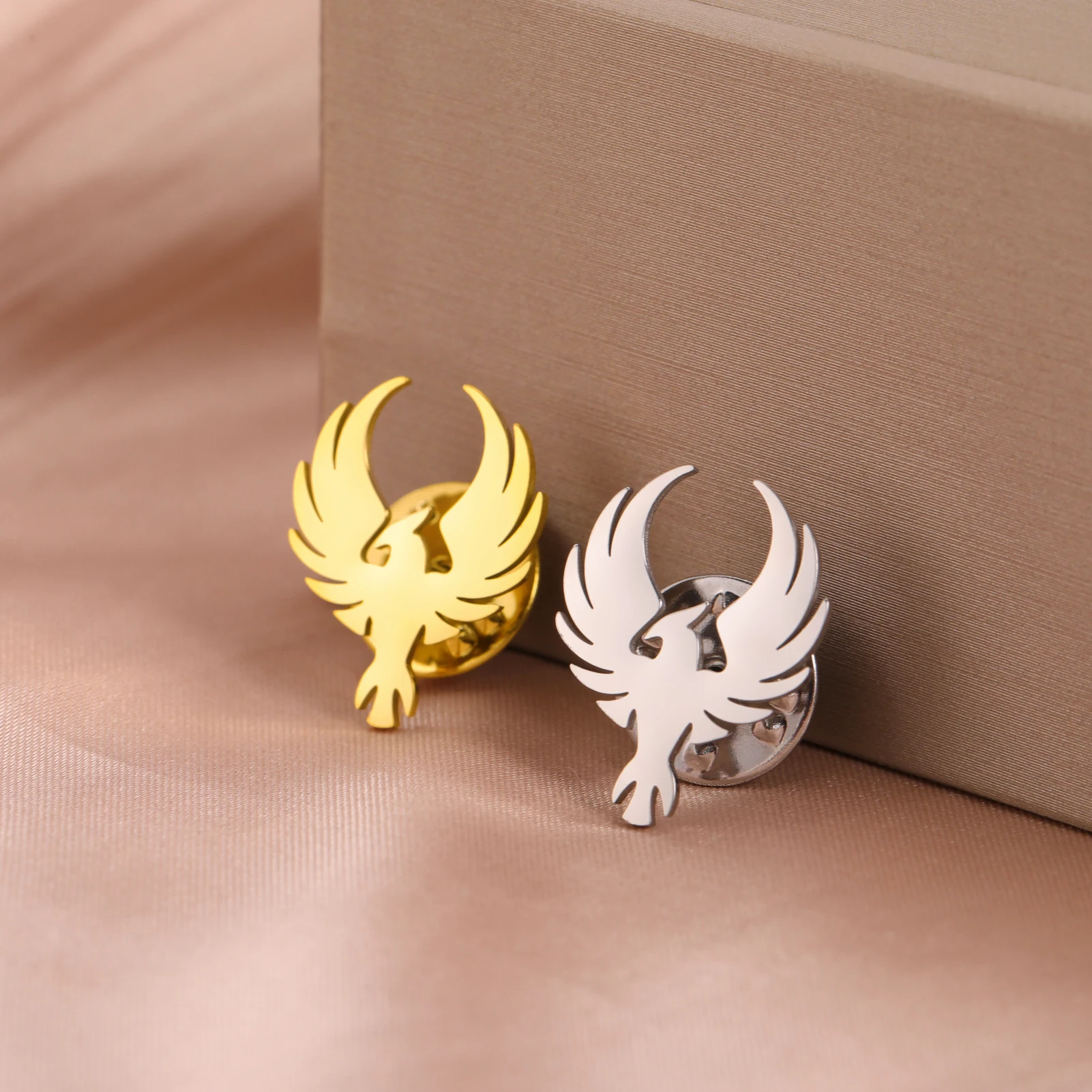 Teamer Powerful Phoenix Totem Brooch for Men Women Stainless Steel Gold Color Pin Brooch Lucky Clothing Accessories No Rust