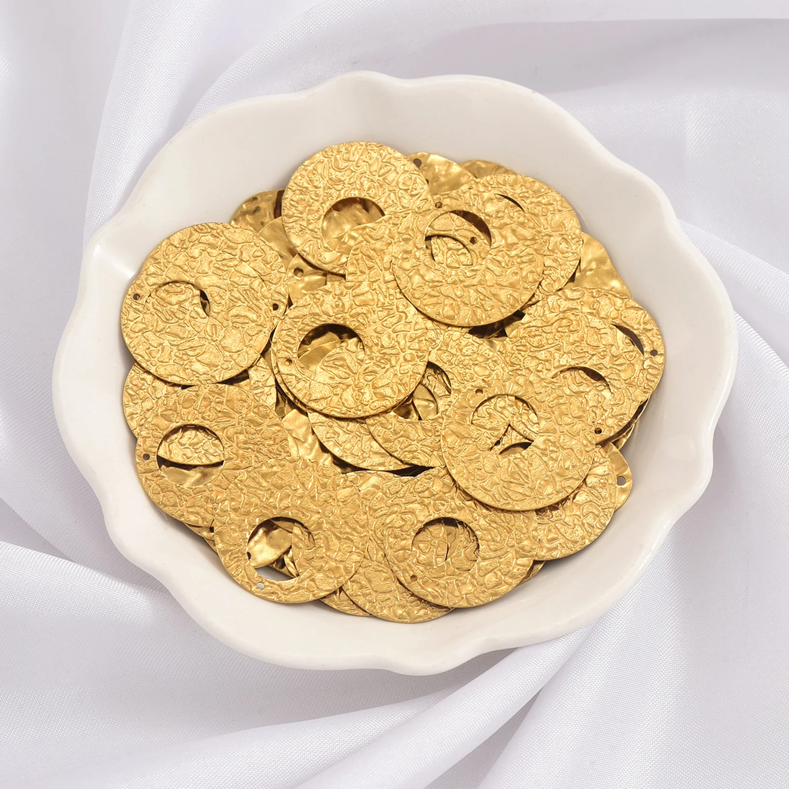 10pcs Brass Natural Color Hammered Pattern Geometric Discs