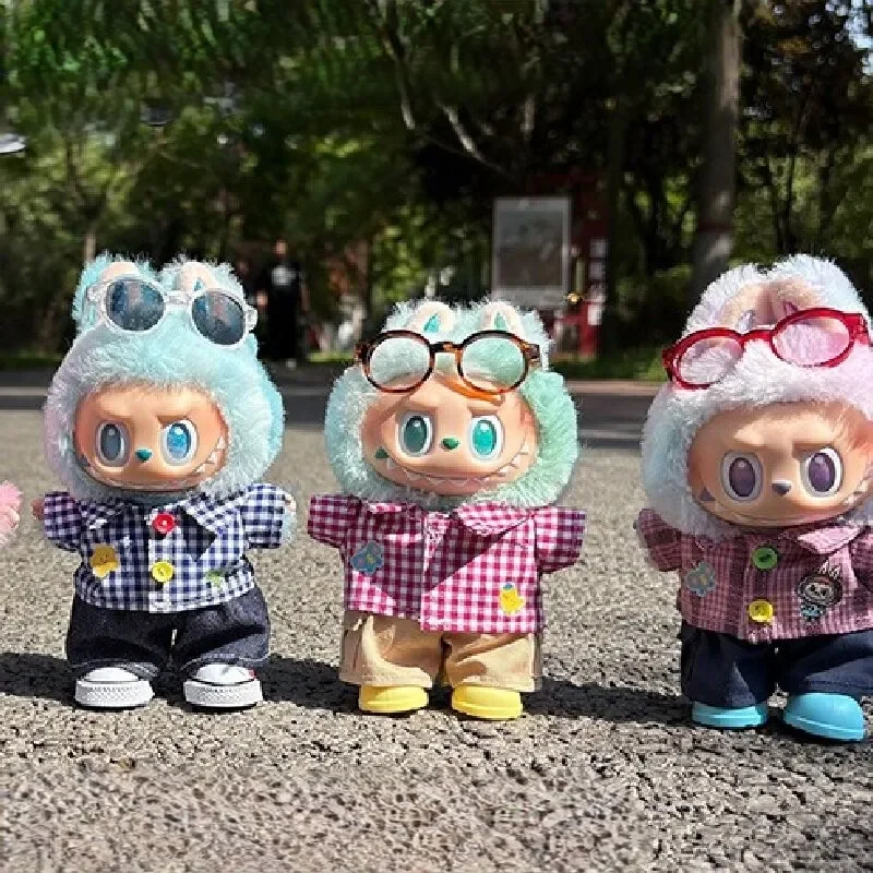 

Labubu Summer Shirt & Ripped Jeans - Cool Casual Outfit for 17cm Vinyl Dolls with a Trendy Summer Vibe
