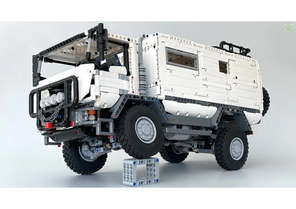 

MOC 2040 Parts 4x4 Adventure Truck Motorized Building Blocks Toy Model for Kids STEM Educational Bricks