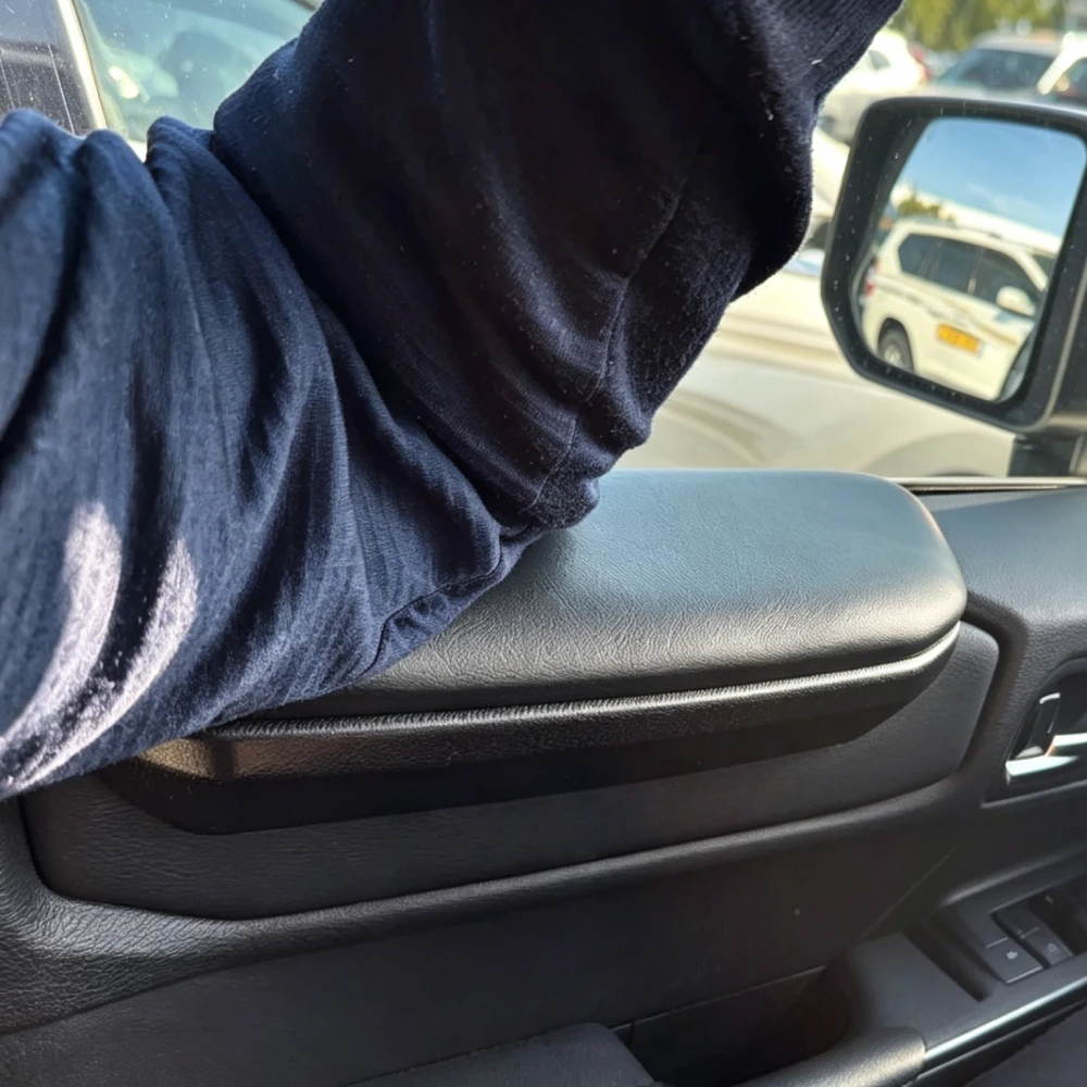 1 Pair Front Door Armrest Cushion Pad For Toyota Land Cruiser Prado 250 LC250 J250 2024-2026 Door Elbow Rest Heightened Panel