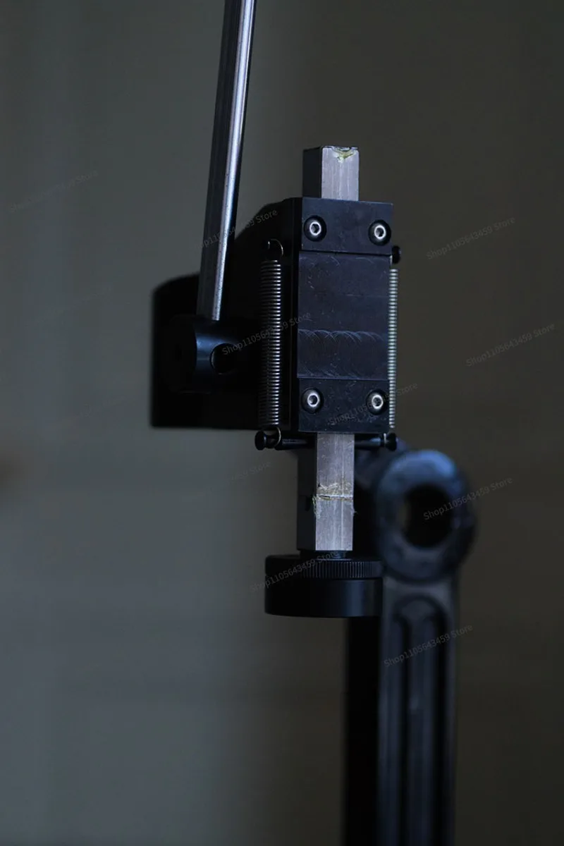 For silent chopping machines, multifunctional manual presses, and rotary machines, install four-button buckle functionality
