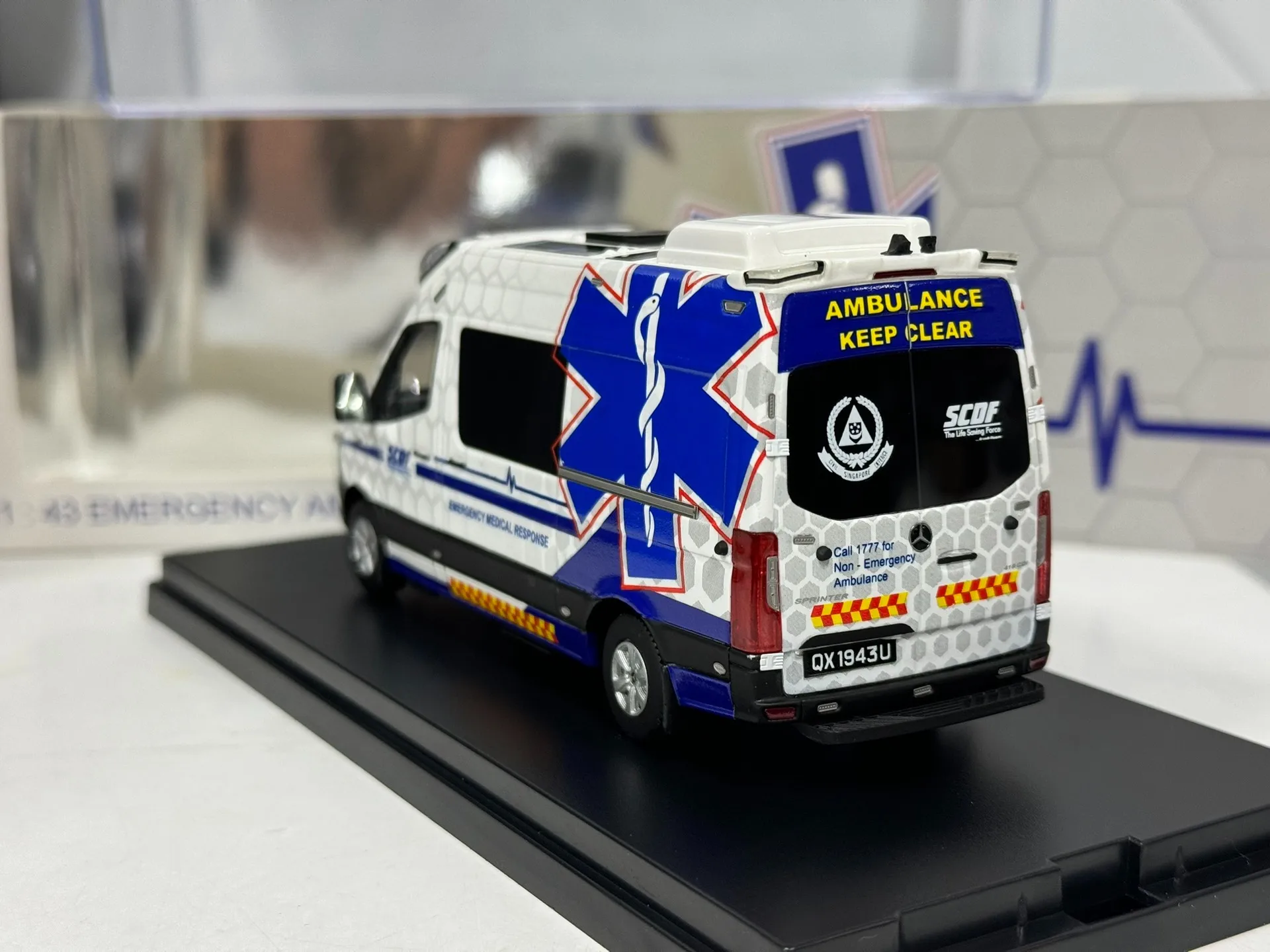 دييكاست تحفة 1/43 مقياس سبرينتر سنغافورة SCDF سنغافورة سيارة إسعاف نموذج تحصيل لعبة هدية تذكارية العرض #6