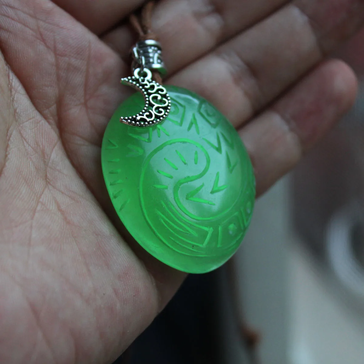 Glowing The heart of Te Fiti Necklace Pendent GLOW in the DARK