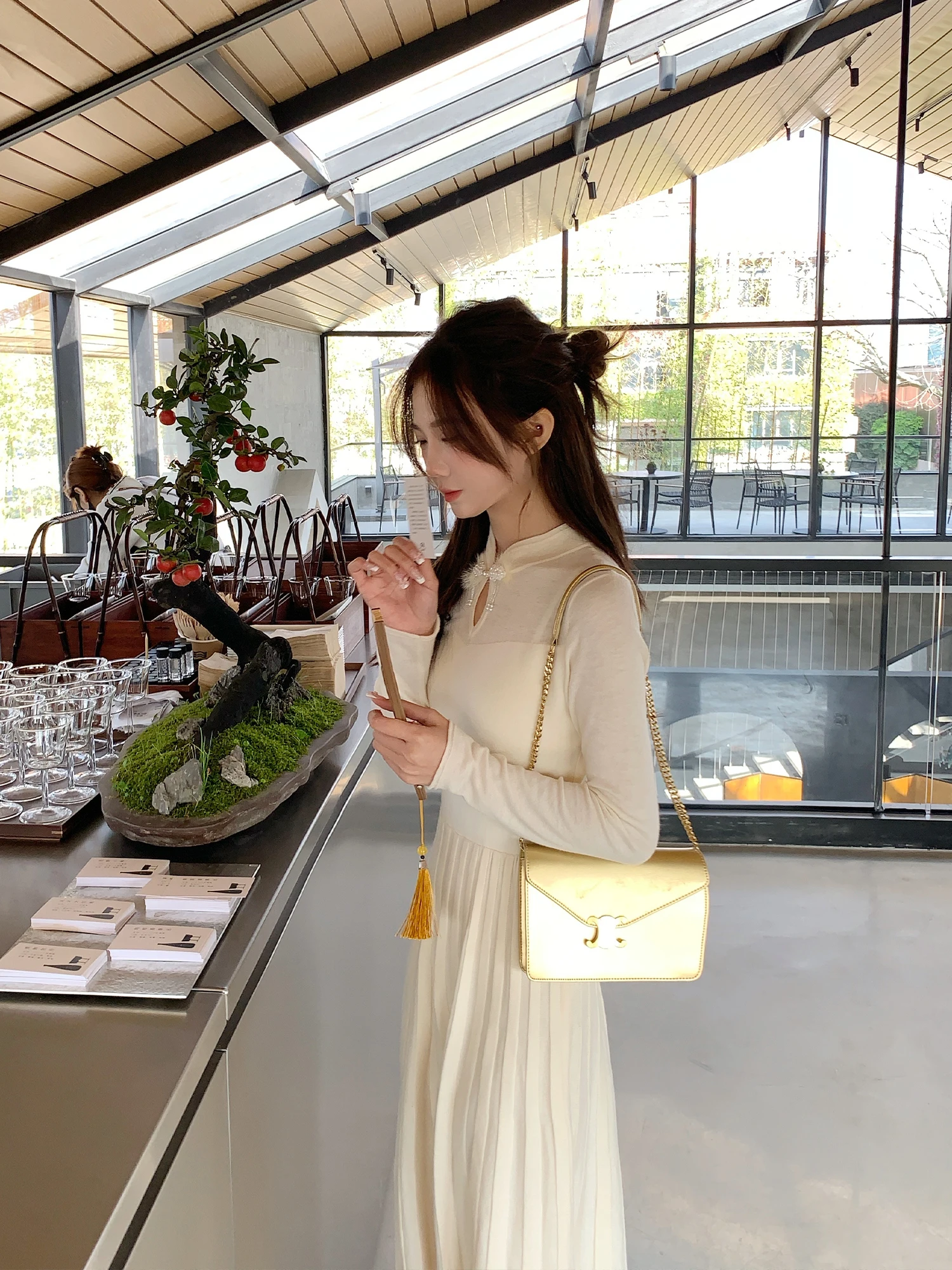 

Новая длинная юбка-трапеция в китайском стиле для женщин: зимний дизайн, высокая талия, нейлоновая ткань, повседневная модель