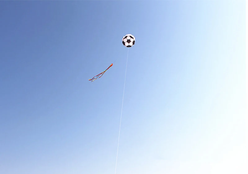 Spedizione gratuita aquilone da calcio giocattoli volanti per bambini pipa voadora cometas de viento infantil drachen steigen kite adulti all'aperto