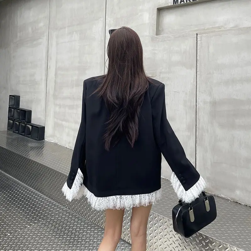 

White Lace Edge Splicing Black Blazer Women's Spring and Autumn New Loose and Thin Temperament Shoulder Padded Suit Top