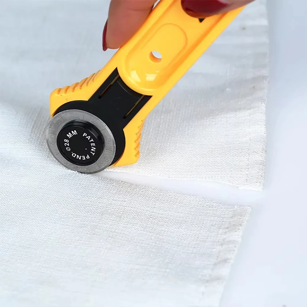 

28mm/45mm Rotary Cutter Patchwork Roller Wheel Round Knife With Scale Leather Craft Fabrics Cloth Cutting Tailor Tools