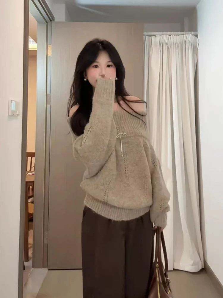 Solto ajuste cor café um ombro camisola de malha feminina sle coreano solto sentimento outono inverno casual oco para fora design