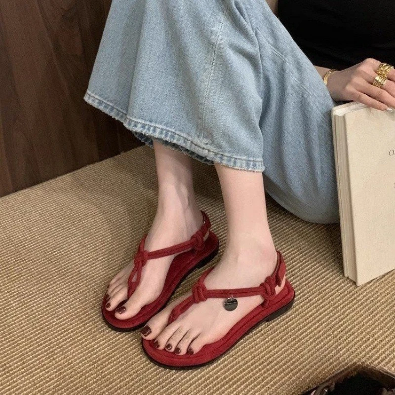 Casual Strand Frauen Sandalen Sommer Neue Komfort Weiche Sohle Clip Toe Slipper Damen Täglich Vielseitige Gladiator Sandalen
