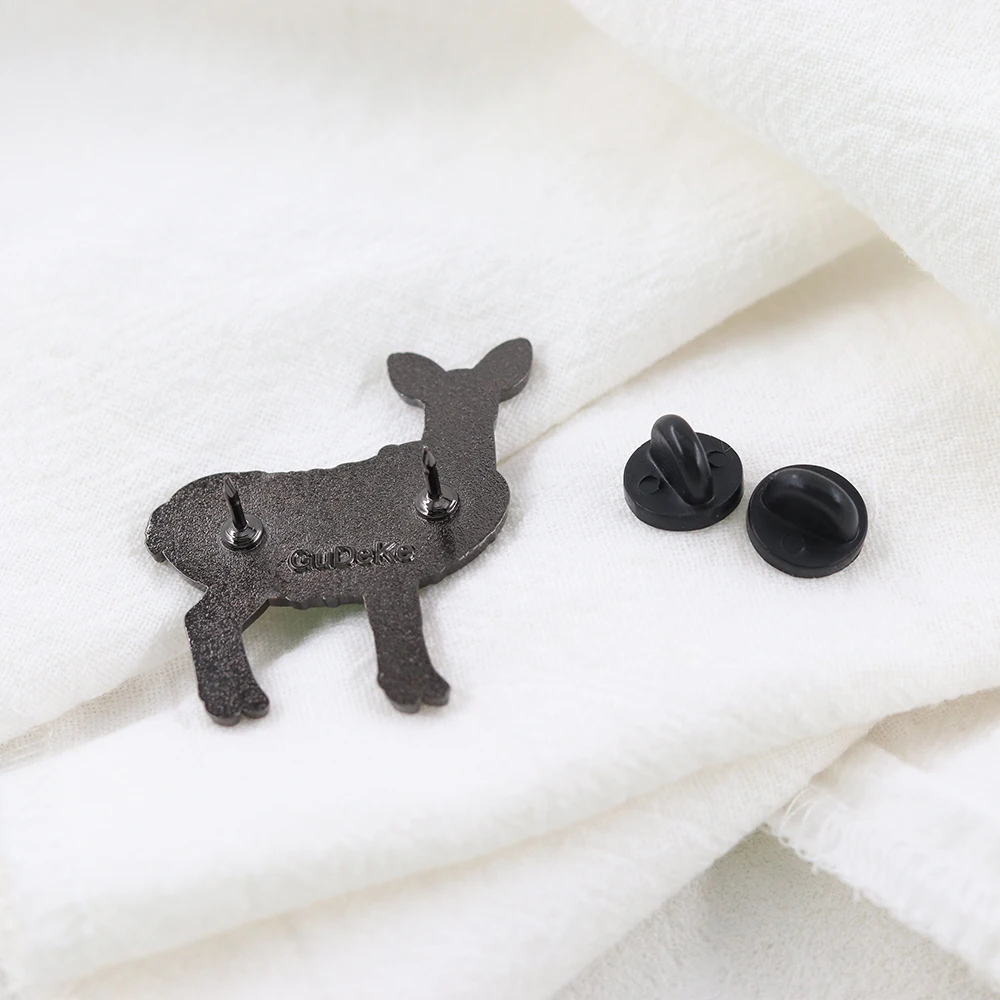 Funny Dill Doe Enamel Pin Cartoon Deer Pickle Brooch Pun Animal Meme Lapel Badge Fashion Jewelry Gift for Friends Backpack Clot
