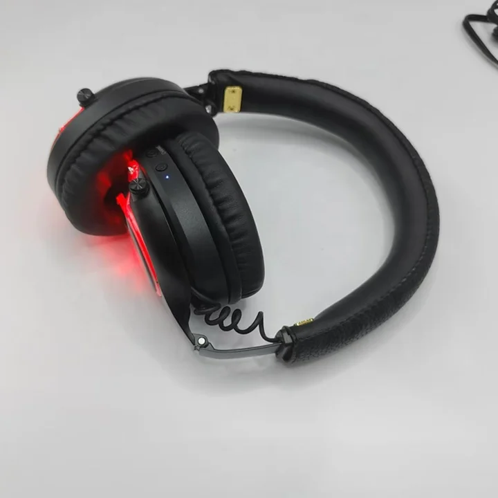 

The Customize Logo Led Display Silent Wireless Disco Headphone With Transmitter 500M Distance For Silent Events