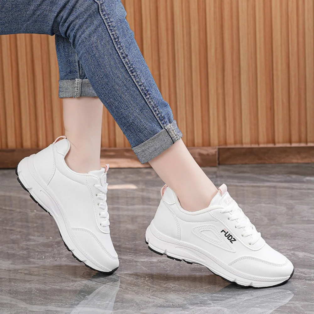 

Женские кроссовки на плоской подошве — универсальная повседневная обувь для женщин, стильный дизайн с круглым носком, мягкая и удобная подкладка, нескользящая легкая обувь, подходит для повседневных прогулок, покупок и занятий спортом — модная обувь для п