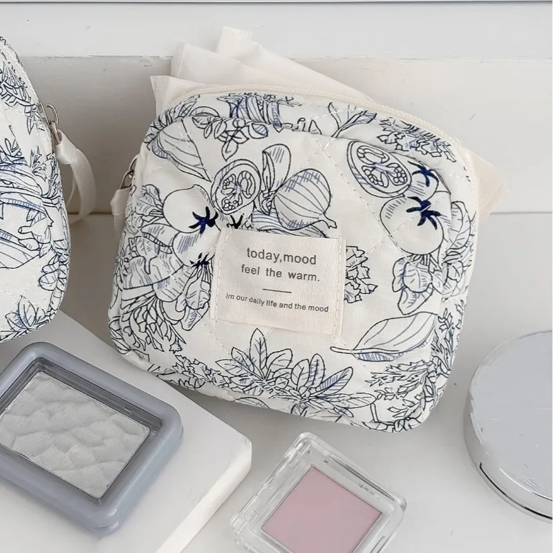 bonito-pequeno-saco-de-batom-cosmetico-viagem-portatil-bolsa-de-armazenamento-feminino-organizador-de-maquiagem-novo