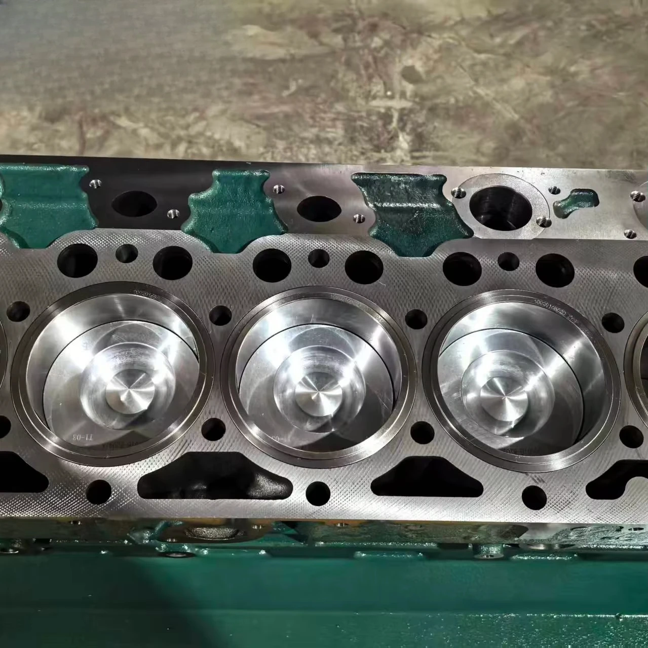 CSJHPSS Engine Spare Parts Engine Short Block 04294187 for Volvo D7E Short Engine Block