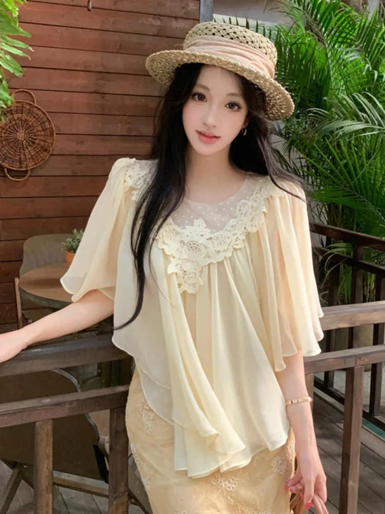 

Elegant V-Neck Lace Splice Cover up Chiffon Top Women Summer Sun Protection Loose Slim Short Shirt City Walk Fashion