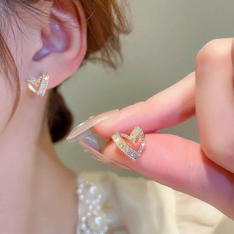 Zircon hollow love silver needle earrings real gold electroplating fashion light luxury simple temperament advanced sense women