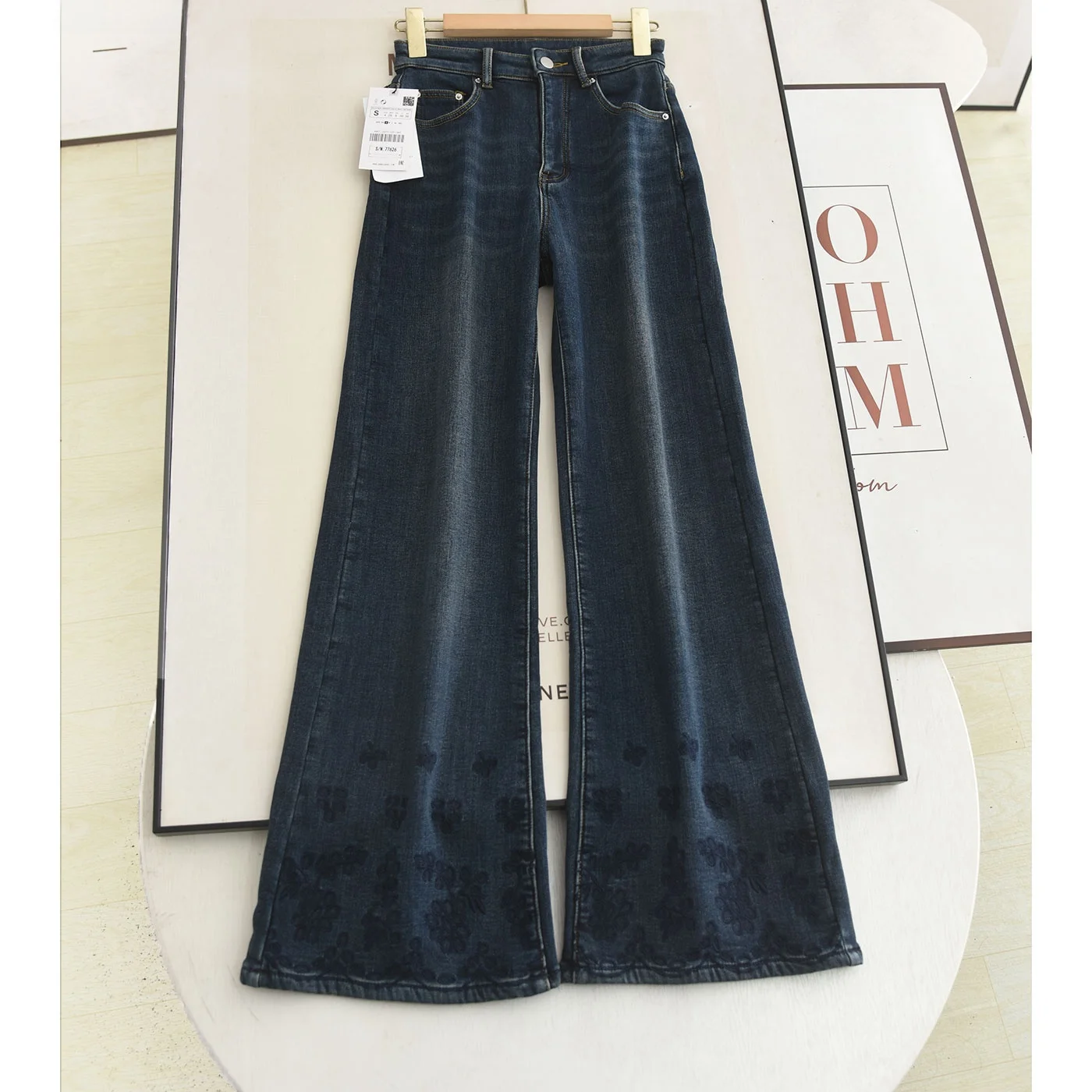 

Утепленные джинсы-клеш с высокой талией для женщин, ретро-дизайн, с вышивкой, длинные, зимние, модные, больших размеров, стройнящие