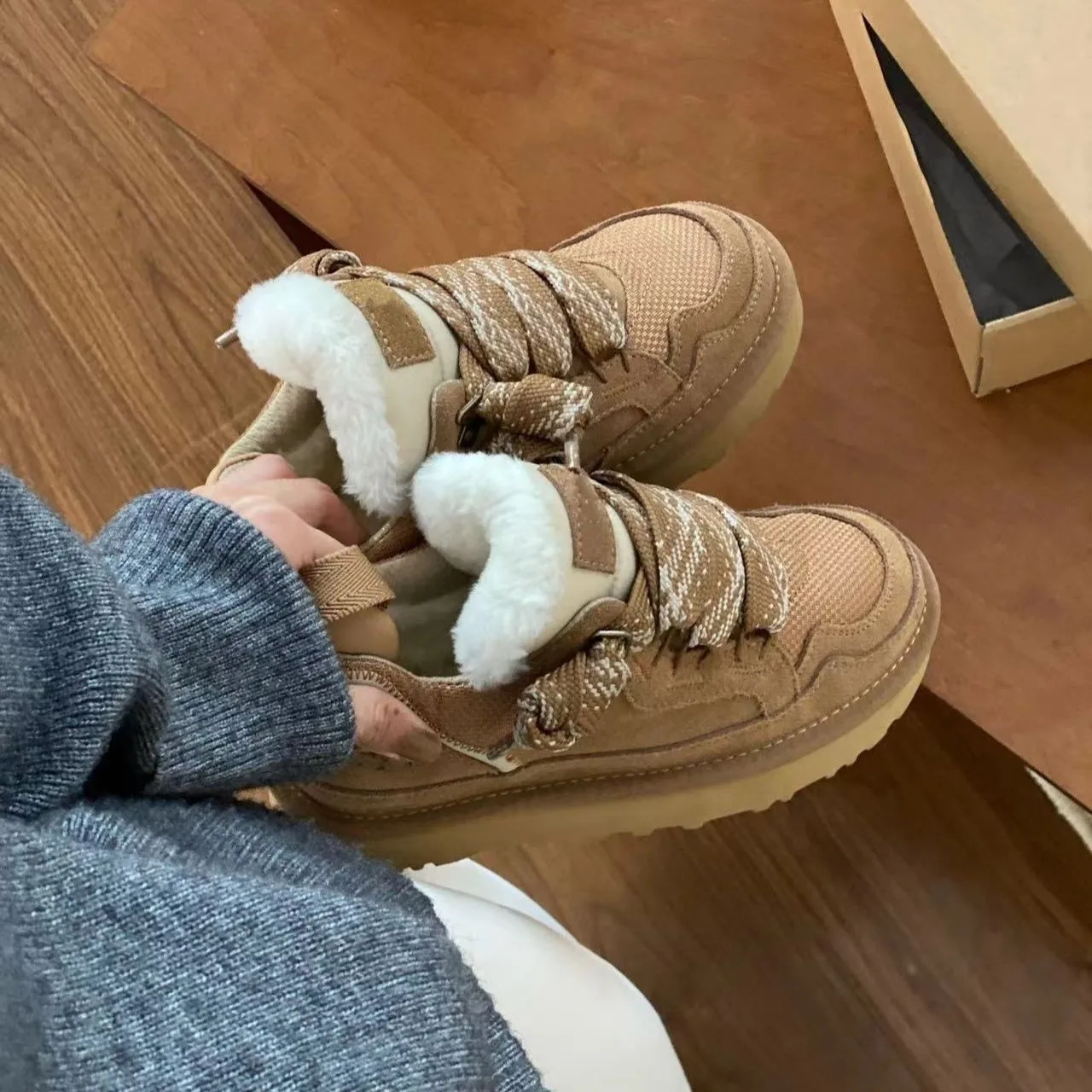 Zimowe nowe buty śniegowe moda damska okrągła główka zamszowe dopasowane kolory przed sznurowaniem antypoślizgowe odporne na zużycie krótkie buty