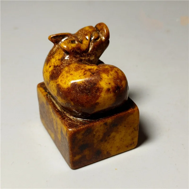 Stone Jewelry Natural Xiu Jade Vintage Beast Carving Seal Ornament Carved Old Jade Handheld Piece Wholesale
