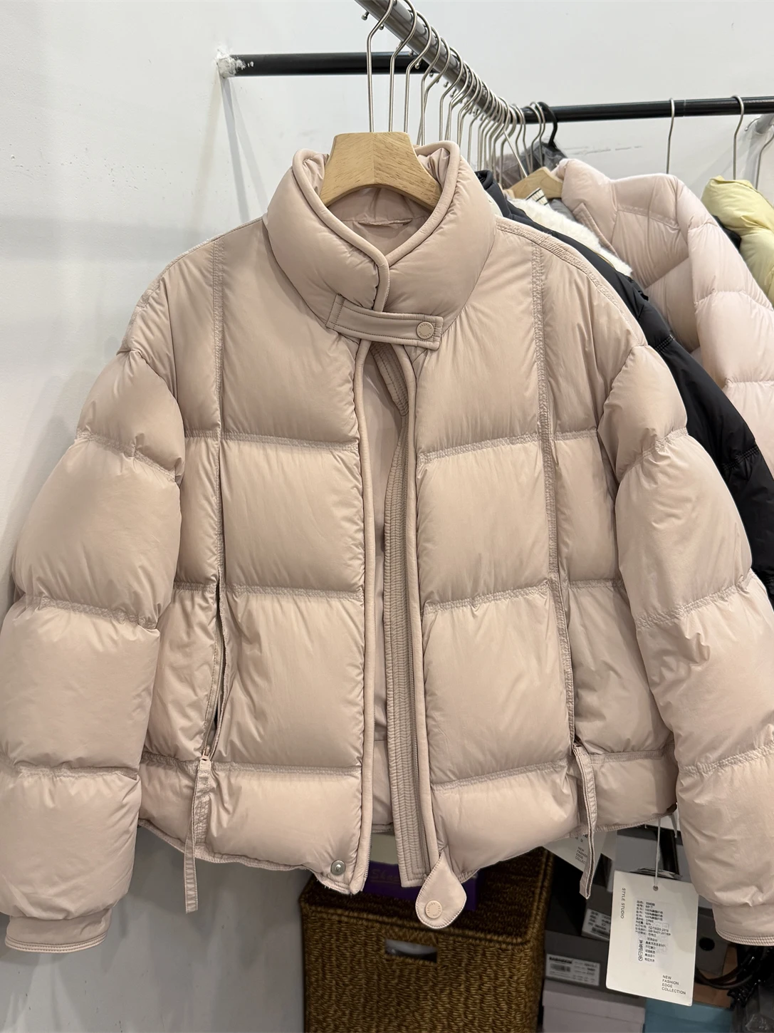 

Sweet Style White Duck down Jacket Stand Collar Warm Bread Puff Coat Women Fashionable Versatile Winter Filled Jacket