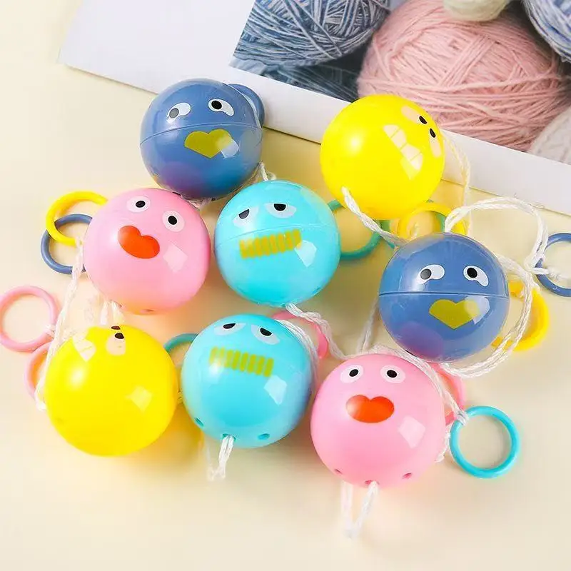 

5 шт., детская ностальгия, милый вращающийся маховик, игрушка-мяч, мультяшный забавный свисток, мяч для снятия стресса, детская подарочная игрушка