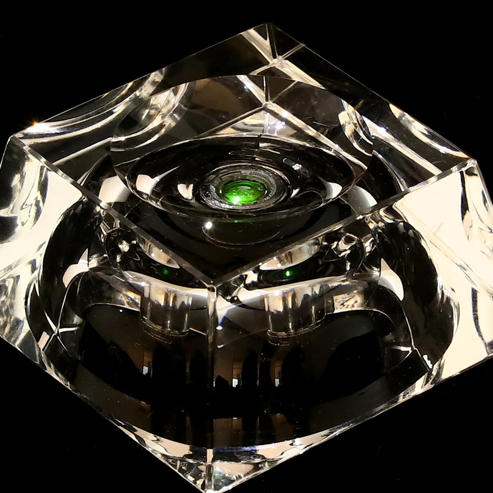 

5cm LED Crystal Ball Stand Rechargeable Artwork Display Stand Colorful Lighting Modes Easy Operation Home Decoration