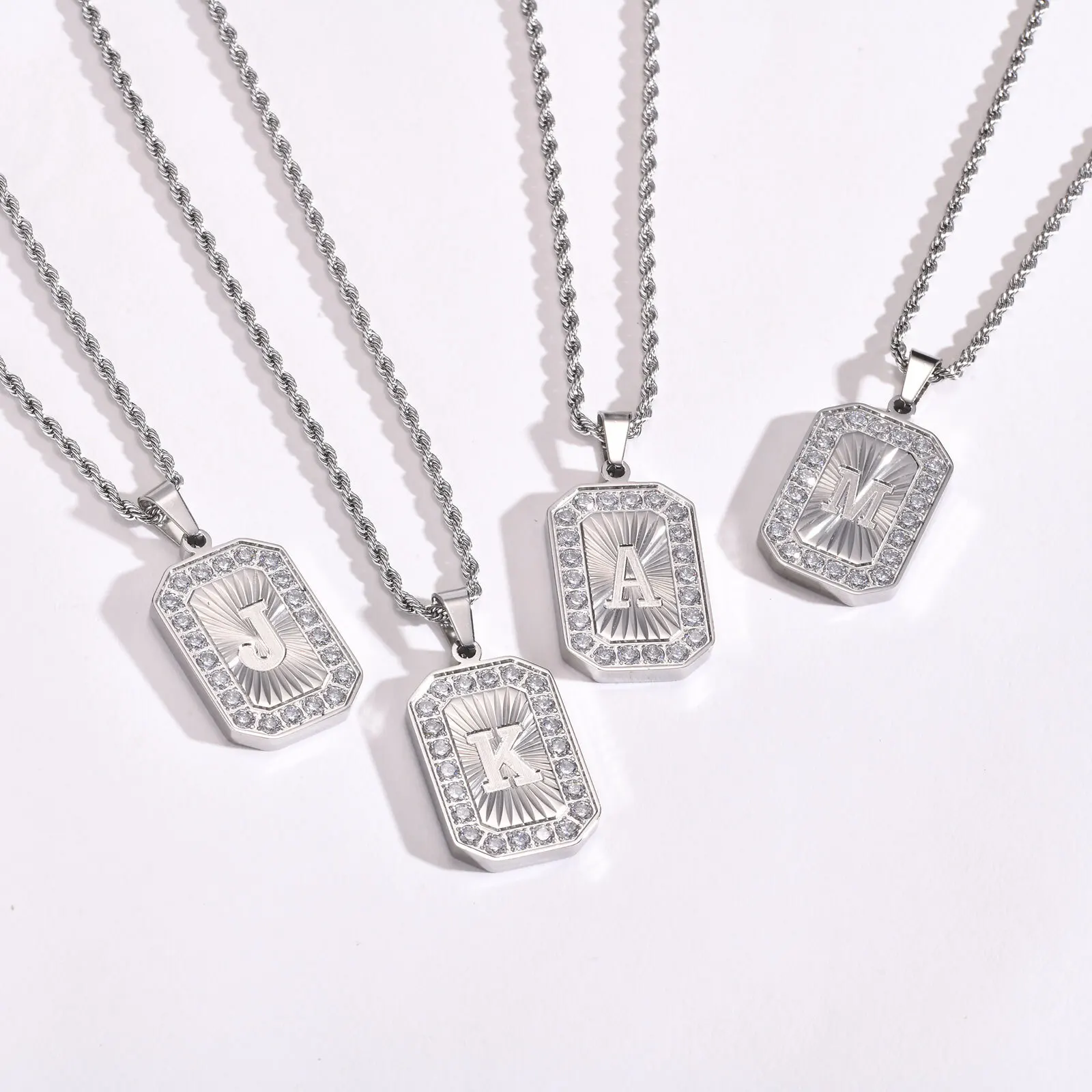 قلادة أولي من الزركون اللامع للرجال، قلادة مربعة منقوشة من الفولاذ المقاوم للصدأ، اسم A-Z 26 حرف طوق هدية