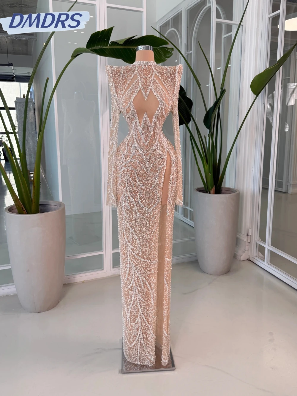 

2026 Luxurious Beaded Straight Long Evening Dress Illusion Side High Slit Wedding Party Gown Customized High Collar Prom Dresses