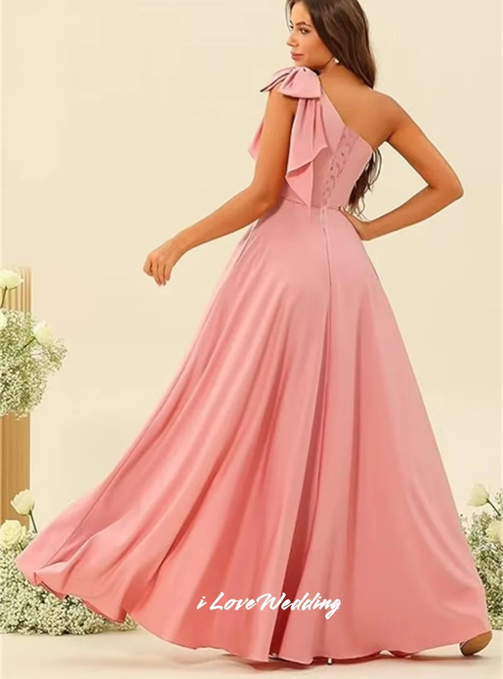 فساتين وصيفة العروس بفيونكة وردية بكتف واحد 2025 شيفون بدون أكمام مطوي على شكل حرف a سبليت بطول الأرض فستان حفلات الزفاف حسب الطلب