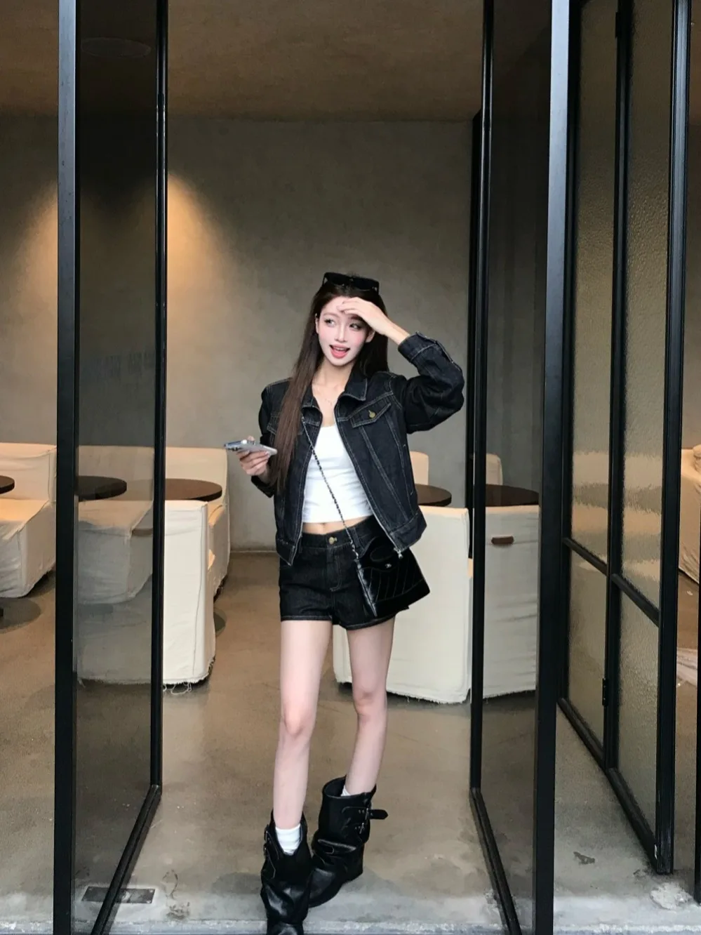 

Ретро-кардиган в американском стиле с длинными рукавами и прямые джинсовые шорты: комплект из двух предметов для женщин, осенняя мода