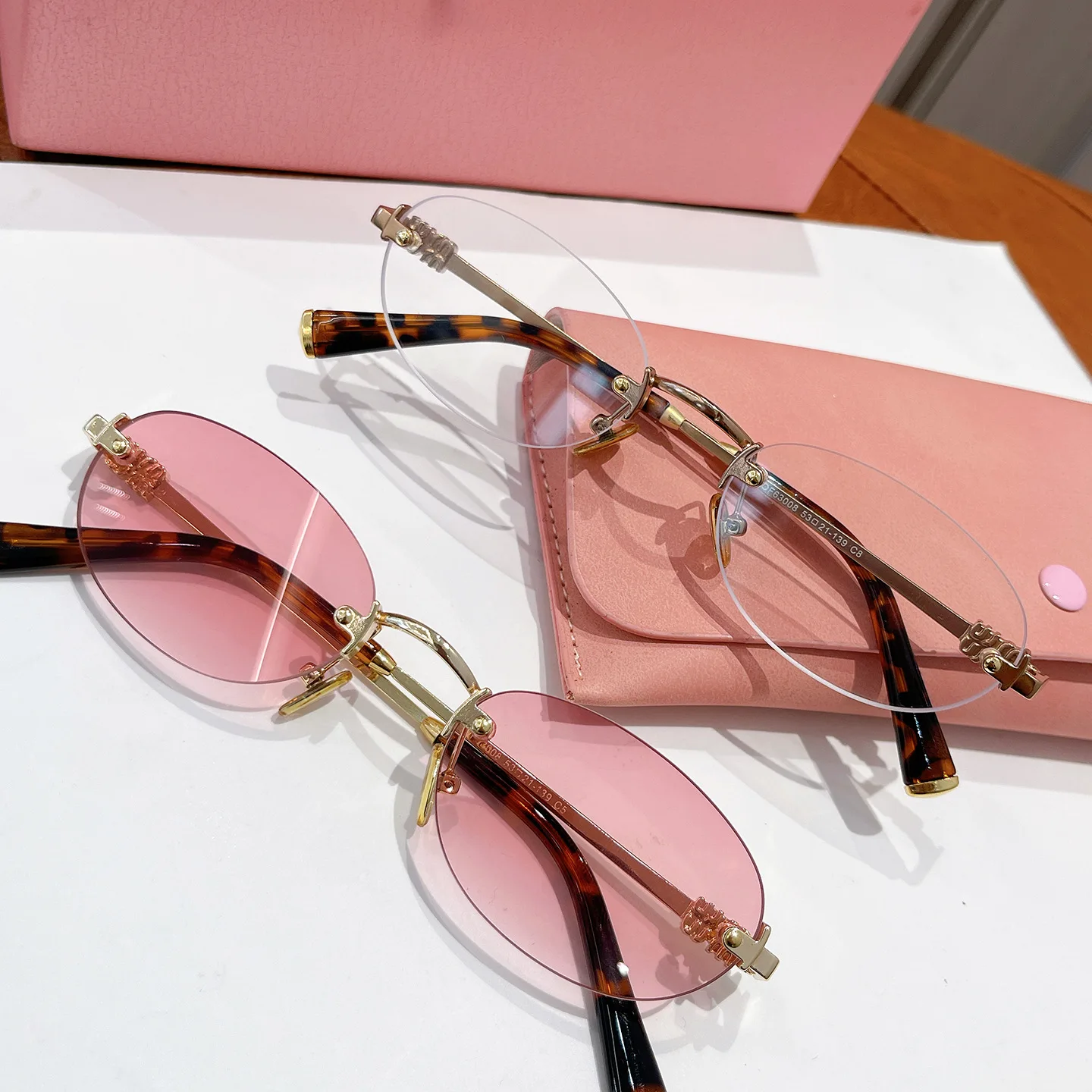 

M's New 25SS Frameless Light Colored Sunglasses for Women, Pink Glasses, Retro Vintage Vintage Style Gold Frame Frame