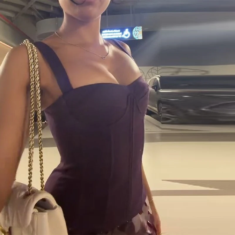 Frauen Sexy Low Neck Eng Anliegende Träger Hot Girl Top Reine Farbe Zurück Zipper Datum Party Club Kleidung 2026 neue Casual Kleidung