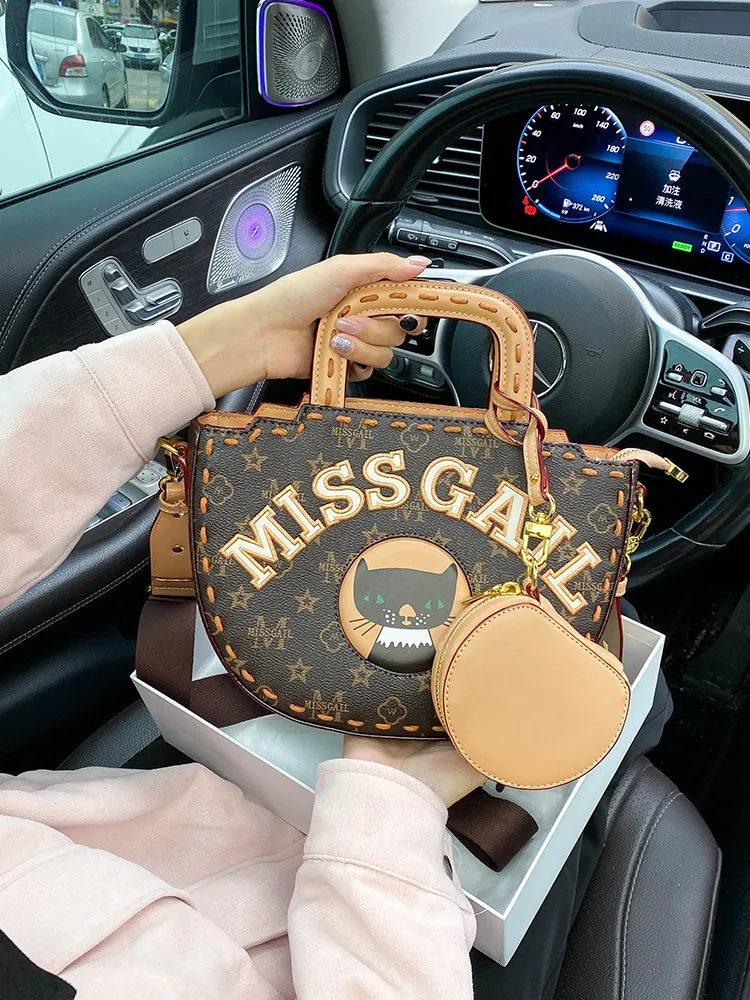 

Vintage and Luxury Vegetable Basket Bag with Classic Flower Printing and Cute Cartoon Cat Pattern Women's Fashion Crossbody Bag