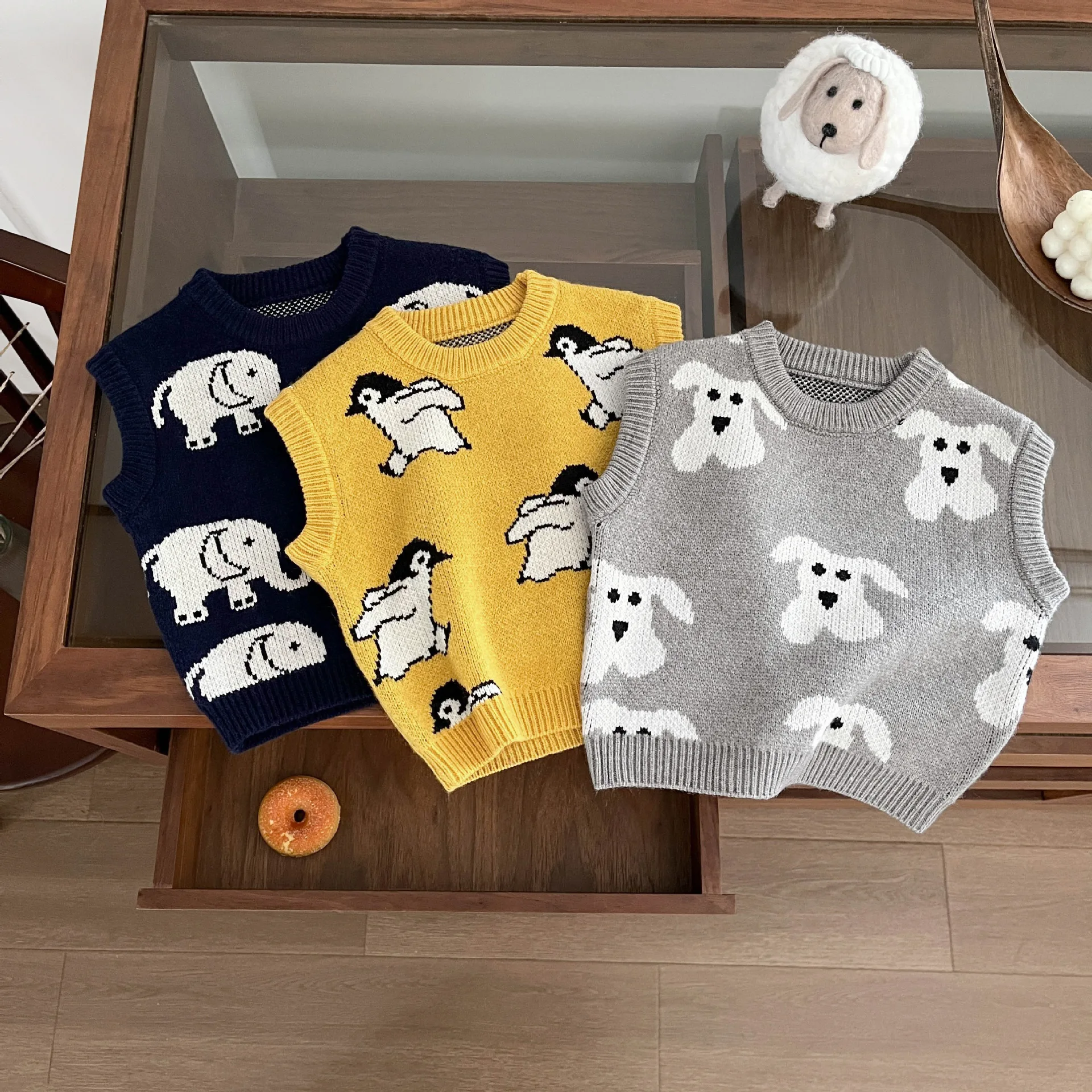 

2025 Boys' Cartoon Animal Sweater Vest Waistcoats Spring Baby Autumn Knitted Vest Outerwear Coats Children's Top