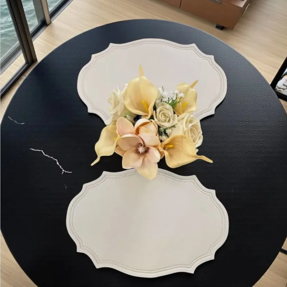 1/4/10/20pcs Oval Shaped Gift Cream Placemats Faux Leather Table Mats Pad Kitchen Accessories Outdoor Indoor Party Table Decor