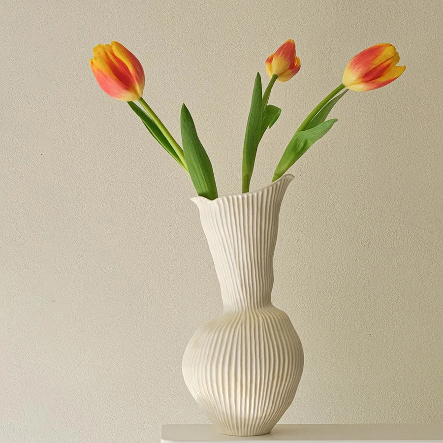 Original Vase Decoration Elegant Outdoor Unique Ceramic Vase Modern Round European Minimalist White Chinese Jarrones Room Decor