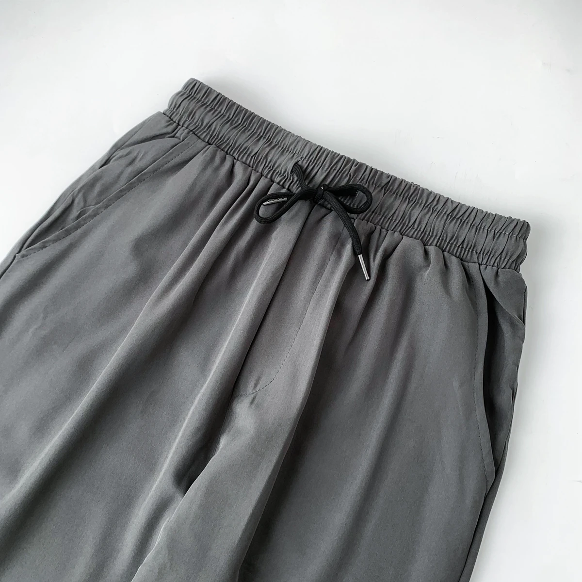 

Мужские летние свободные брюки из ледяного шелка: тонкие, струящиеся, модные, широкие, прямые, повседневные, длинные, удобные, легкие, из смесового полиэстера