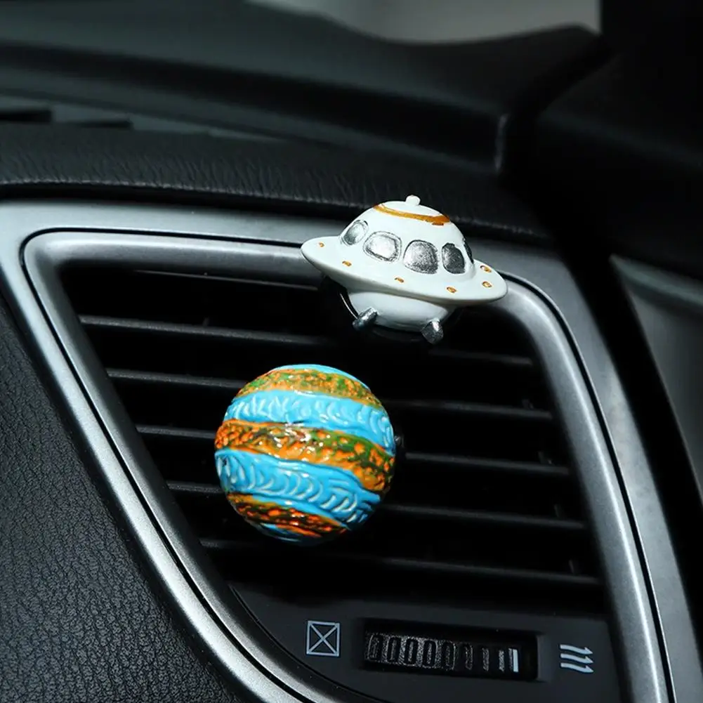 

Автомобильный освежитель воздуха в виде космонавта, ароматический диффузор, аксессуары для интерьера автомобиля, парфюмерный клипс для вентиляционного отверстия, ароматический декор для мужчин Y4O6