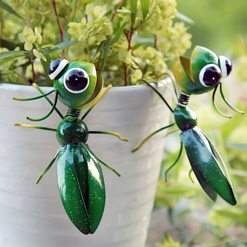 

1pc Metal Grasshopper Figurines, Rustic Garden Lawn Art Wall Sculptures, Cute Creative Outdoor Ornaments, Yard And Garden Decor