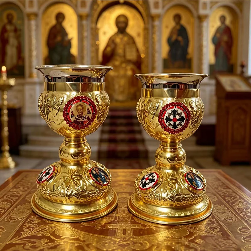 Geprägter, vergoldeter Kommunionskel mit emaillierten Ikonendetails für die orthodox-christliche Altarliturgie und den Kommunionsdienst. – Detail 4