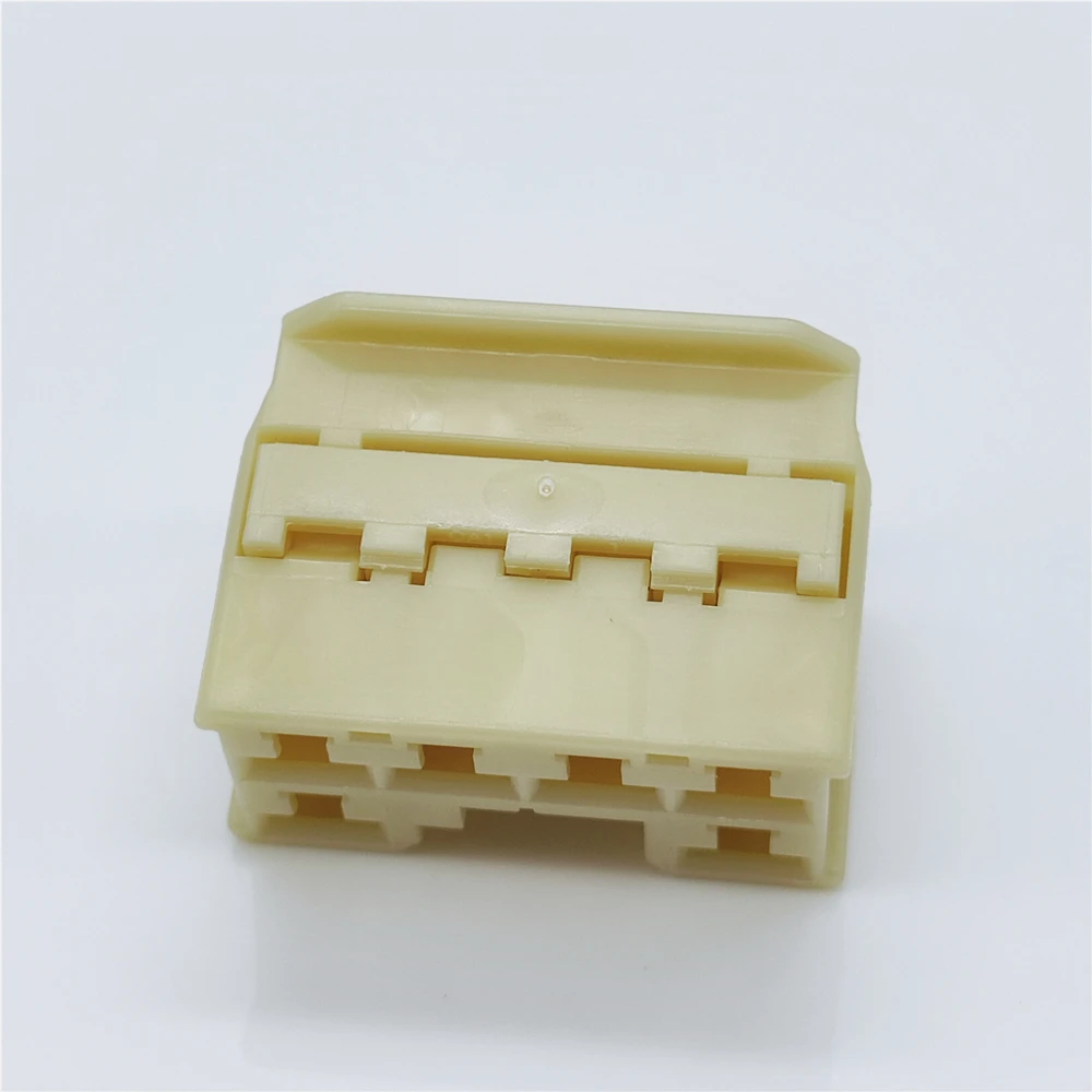 7283-1065 6 Pin Unsealed Automotive Connector Female 4.8 Series 4.8mm HPA Natural for Power Wiring