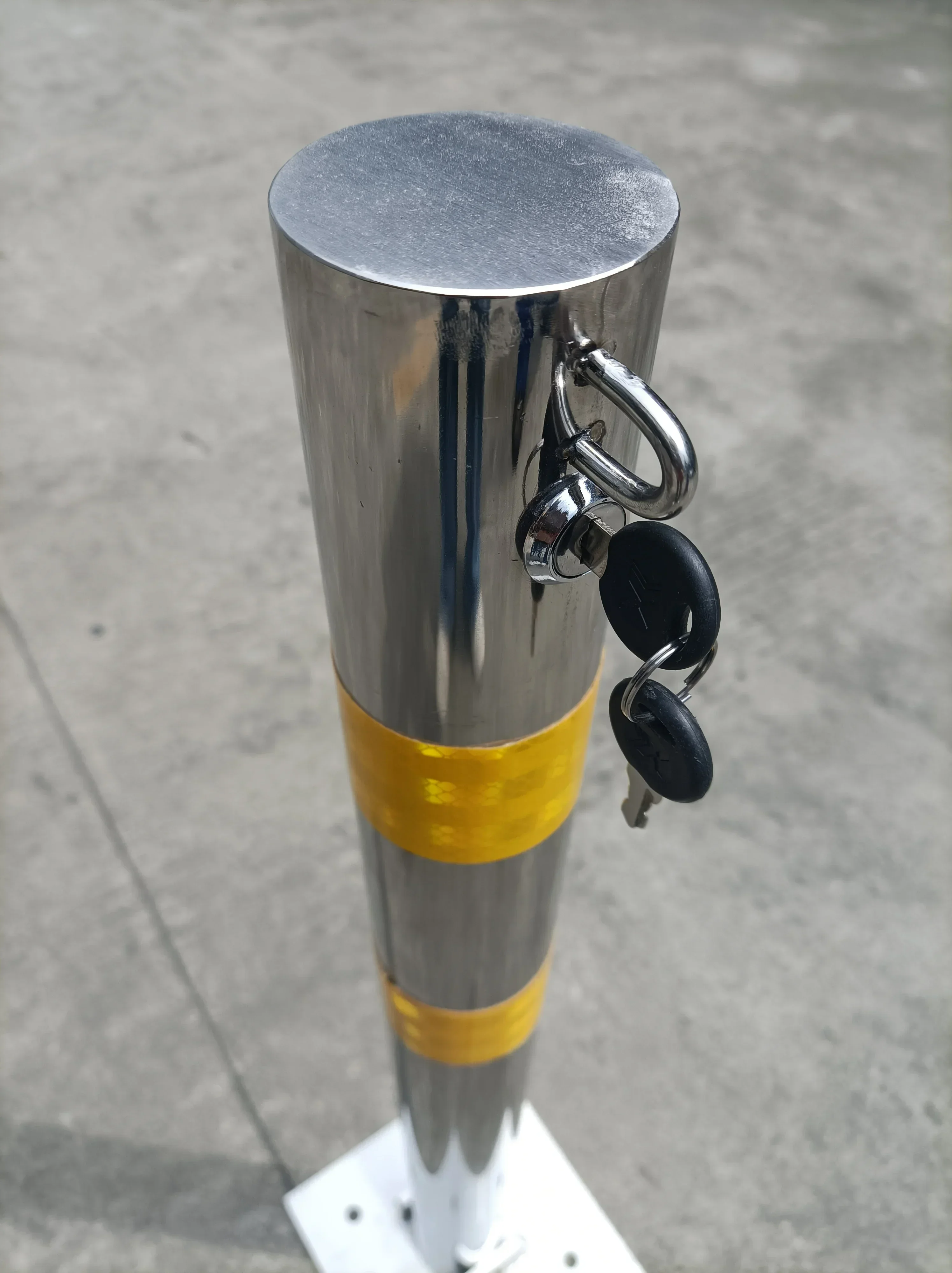 Supplier Upgrade Parking Barriers Top Display Folding Removable Outside Pole Tube Lockable Bollard Post