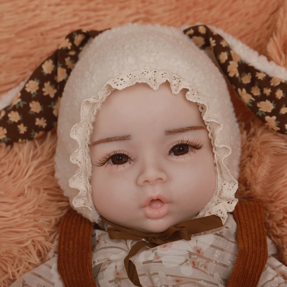 

Herpinker Artificial Soft Full Body Platinum Silicone Painted Reborn Doll Handmade 18.5 inch 47cm Newborn Reborn Baby Doll