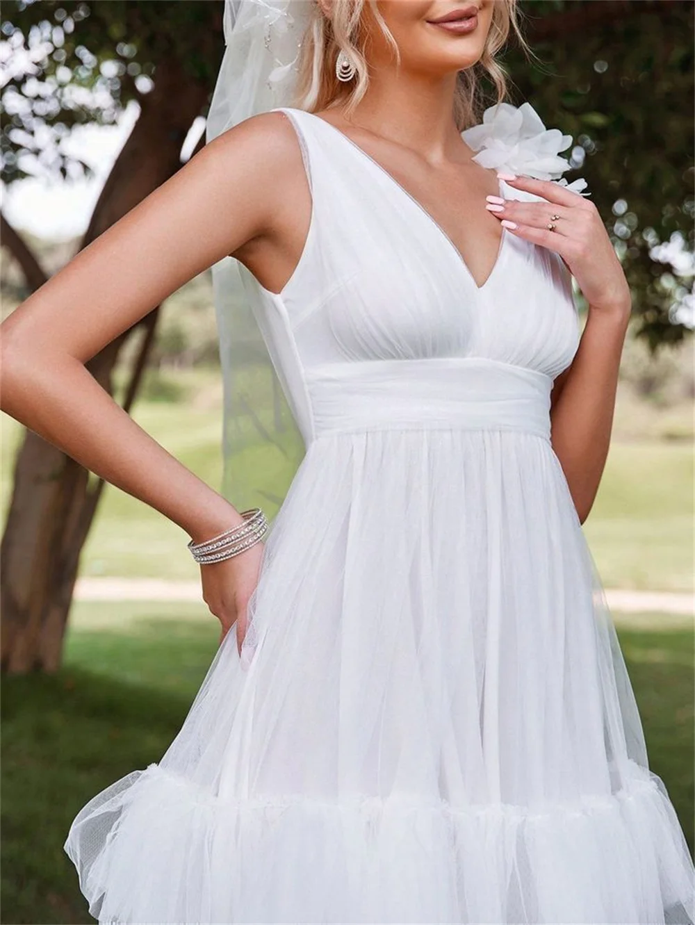 Bella Elegant White Sleeveless Prom Dresses Tulle Sweetheart Neck Back Zipper Evening Dress A-Line Floor-Lengt Wedding Dress