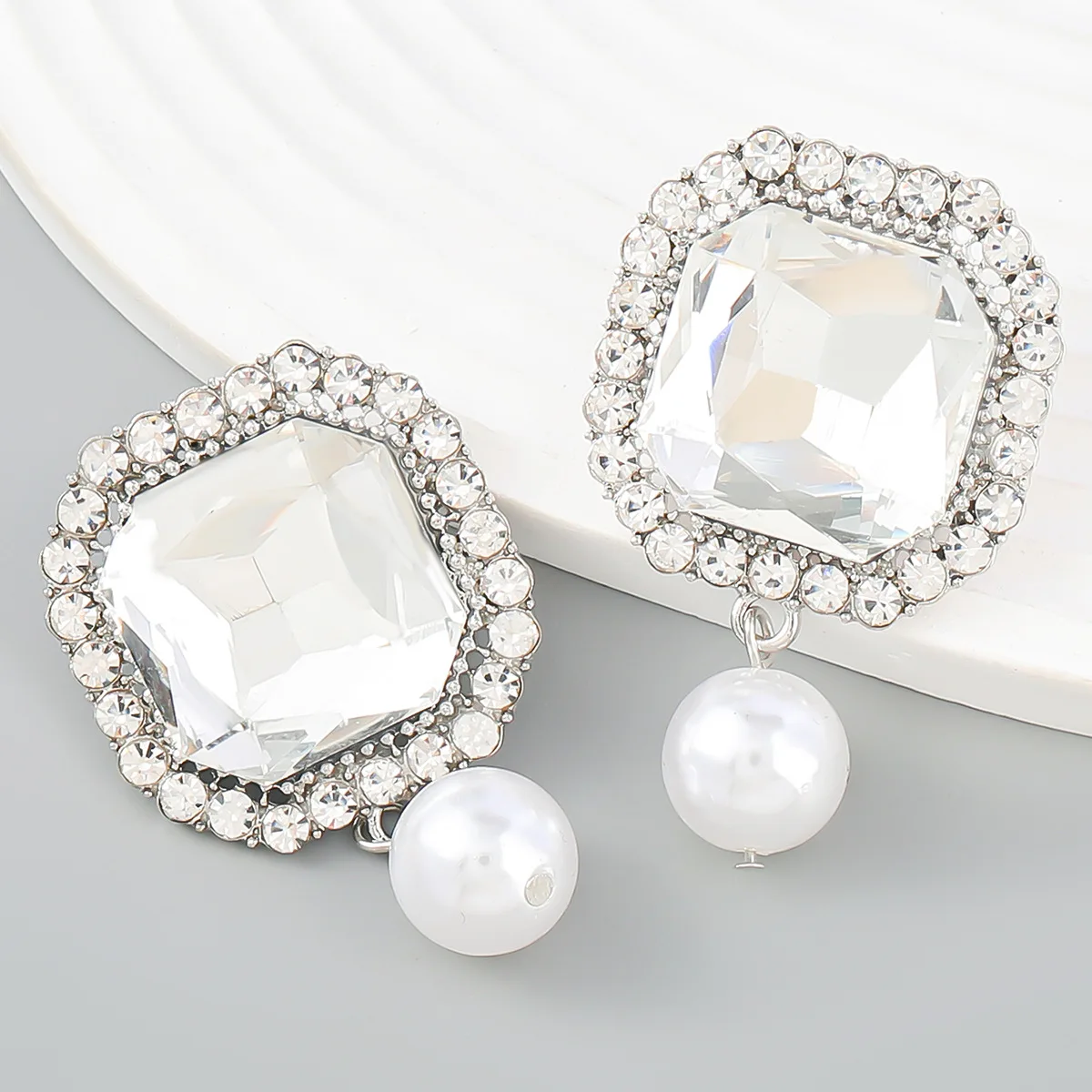 Fashion Korean White Pearl Drop Earrings for Women Shiny Fuchsia Crystal Exquisite Wedding Earrings