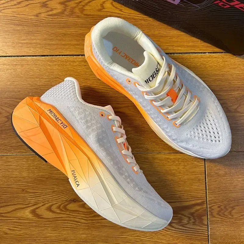 

Light and Breathable Running Shoes New Training Shoes for Men and Women Thick-soled Non-slip and Wear-resistant Sports Shoes