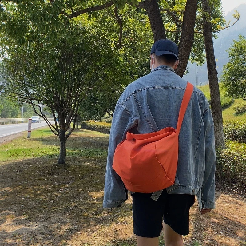 Men's solid color sports and leisure versatile nylon large-capacity shoulder bag cycling bag